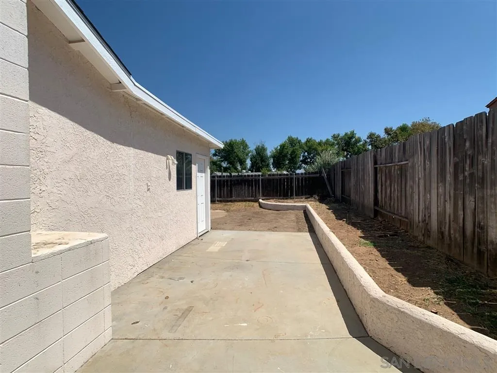 8569 Big Rock Road Santee, CA 92071 - Photo 5 of 20 Gallery Image 5