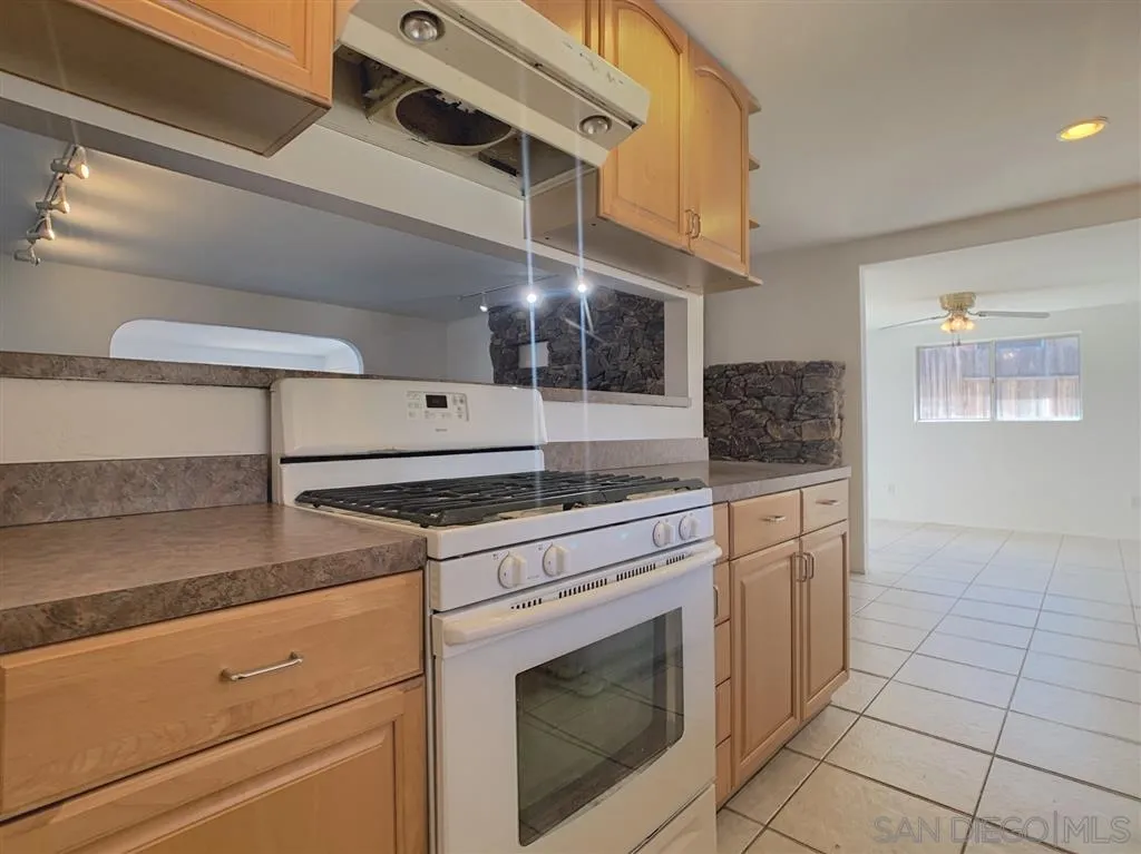 8569 Big Rock Road Santee, CA 92071 - Photo 8 of 20 Gallery Image 8