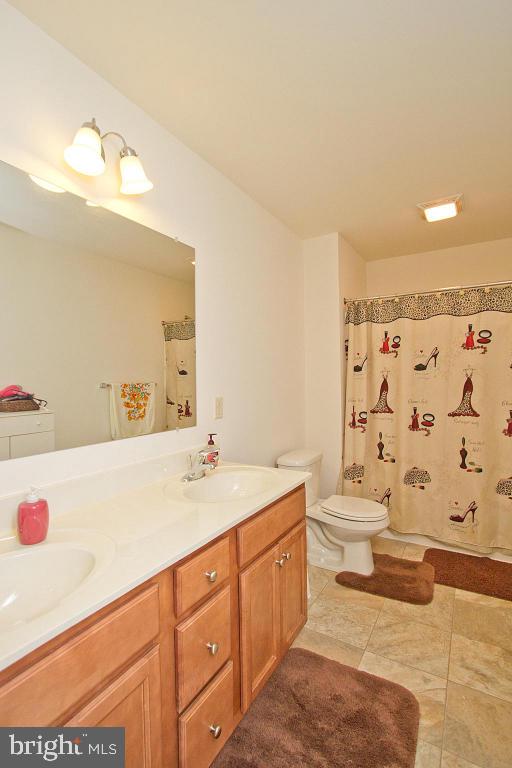 706 Keller Drive Lititz, PA 17543 - Photo 18 of 36