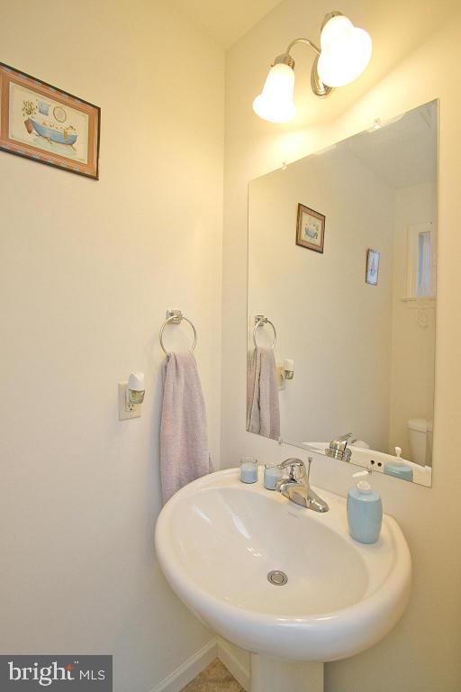 706 Keller Drive Lititz, PA 17543 - Photo 29 of 36