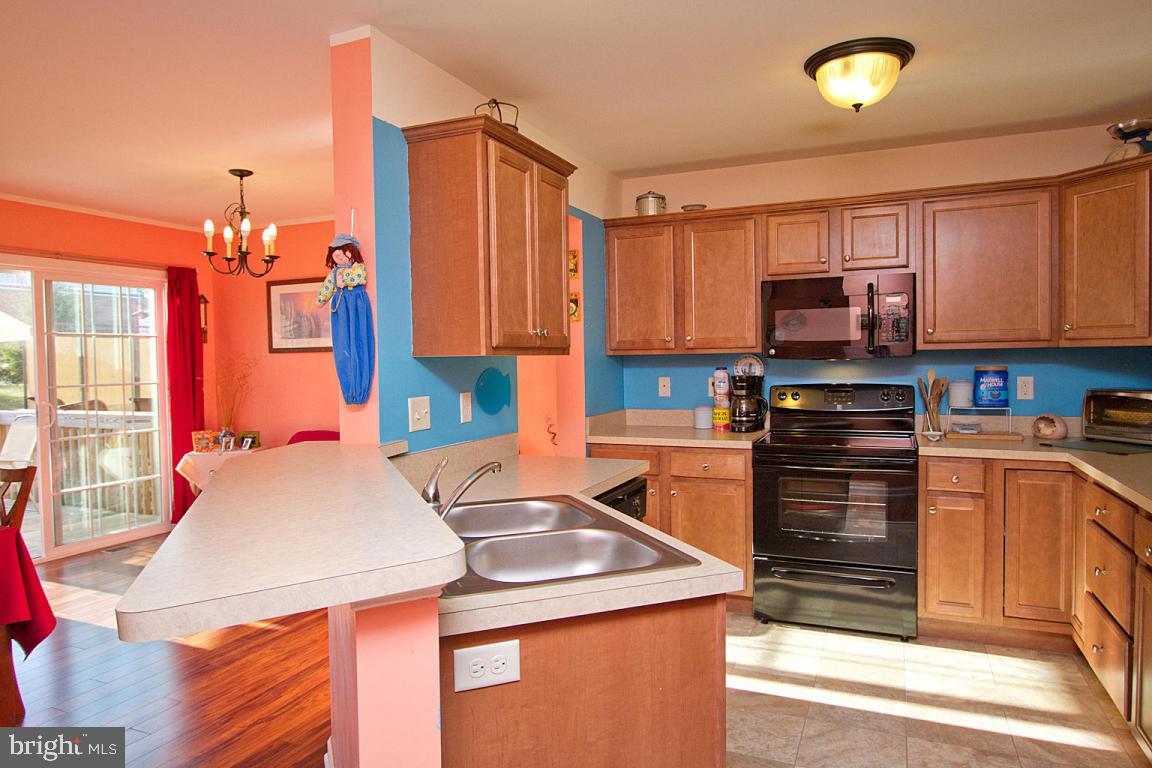 706 Keller Drive Lititz, PA 17543 - Photo 5 of 36