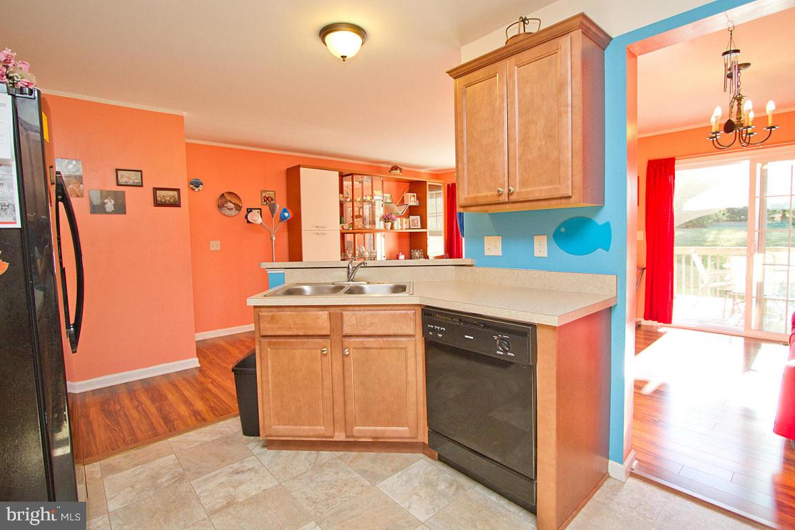 706 Keller Drive Lititz, PA 17543 - Photo 8 of 36