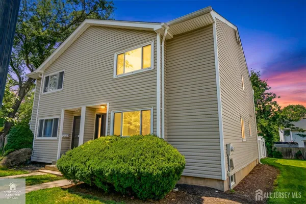 $550,000 | 39 Davids Court, Dayton, NJ 08810