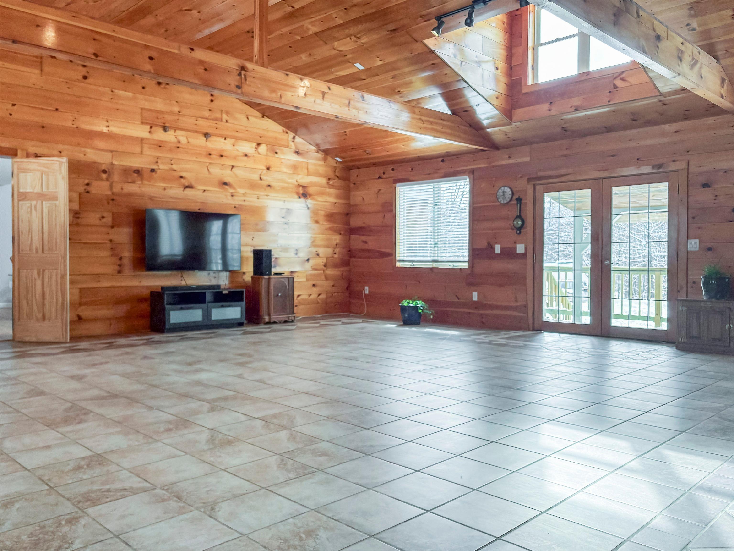 570 County Road Bradford, NH 03221 - Photo 9 of 32