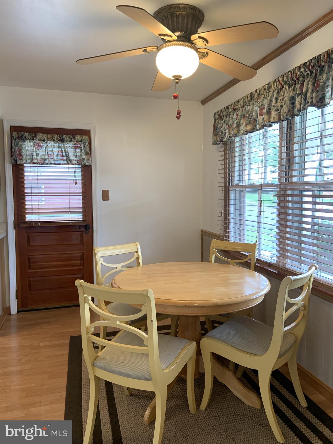 7510 Castle Road Manassas, VA 20109 - Photo 15 of 41 Breakfast room side exterior entrance