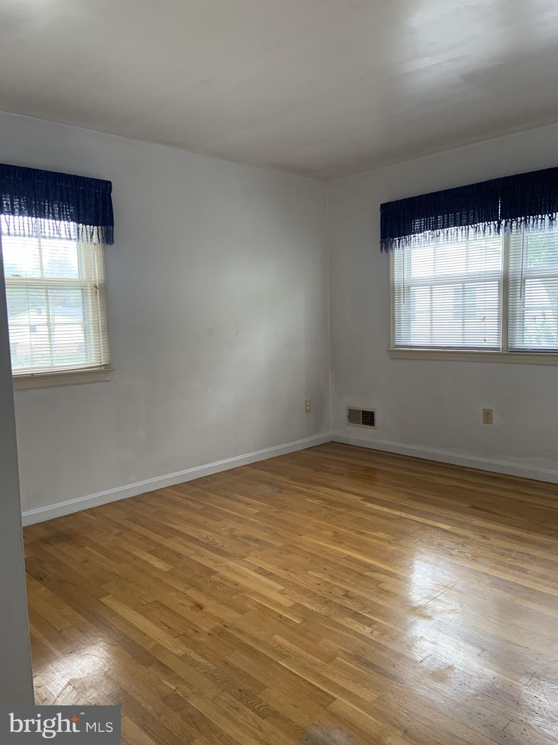 7510 Castle Road Manassas, VA 20109 - Photo 21 of 41 Second bedroom hardwoods