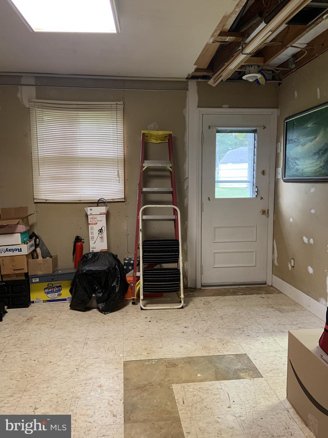 7510 Castle Road Manassas, VA 20109 - Photo 30 of 41 Walk out rear lower level work space