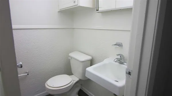 $1,565 | 101 Westcourt Drive, Cleburne, TX 76033