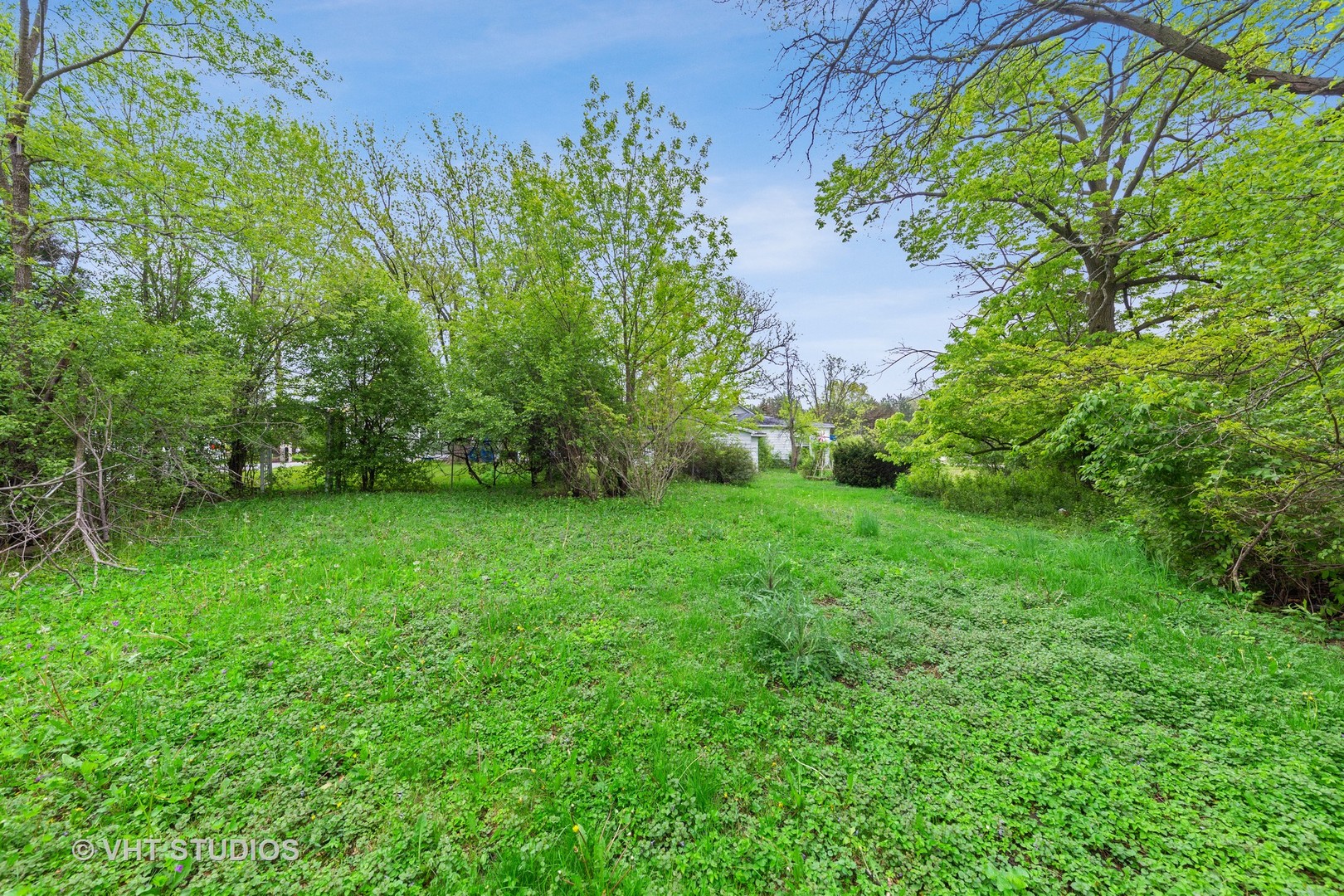 3610 York Road Oak Brook, IL 60523 - Photo 9 of 9 a view of a yard with a tree