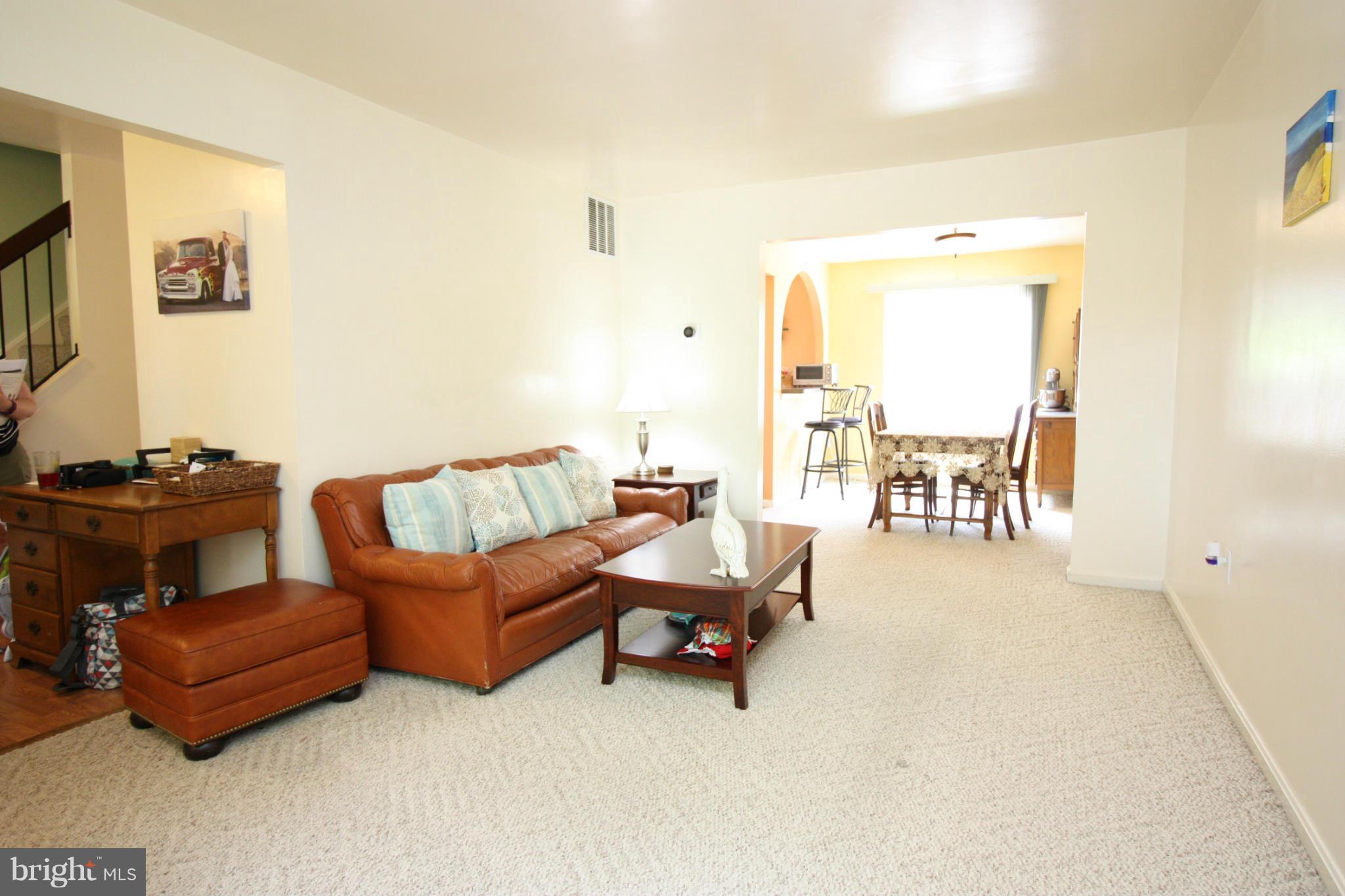 9008 Centerway Road Gaithersburg, MD 20879 - Photo 21 of 27 Living Room