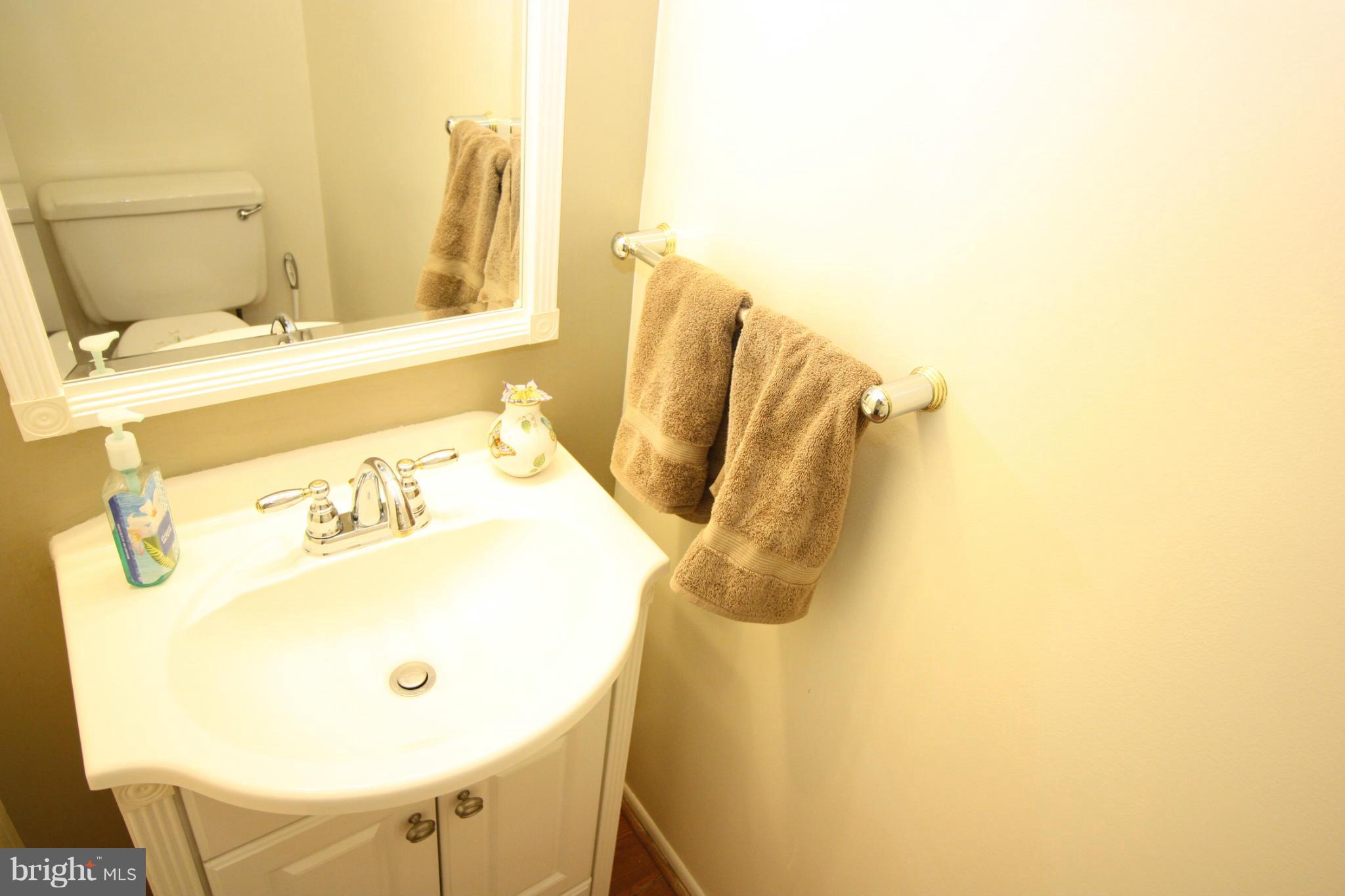 9008 Centerway Road Gaithersburg, MD 20879 - Photo 22 of 27 Bath