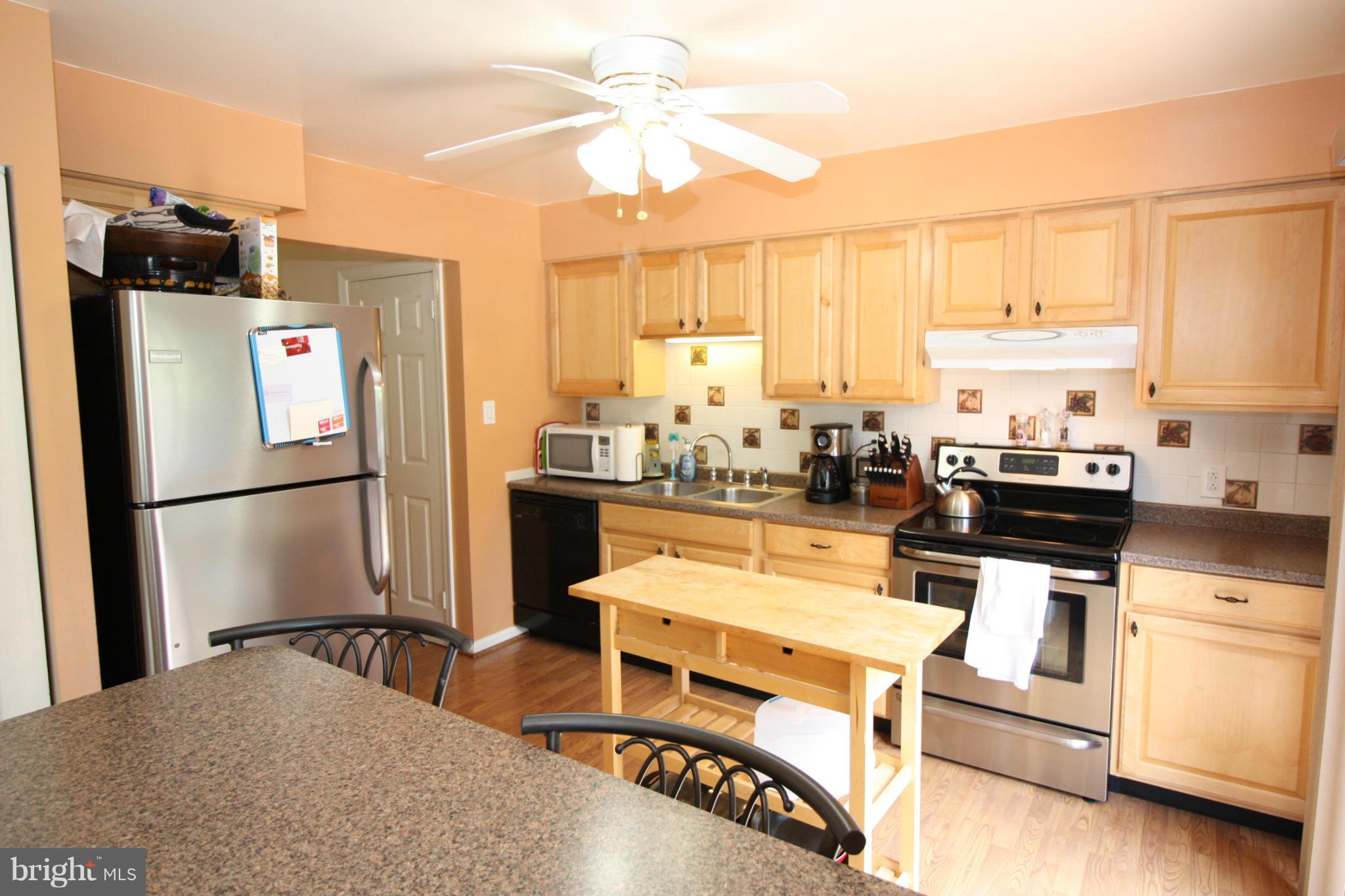9008 Centerway Road Gaithersburg, MD 20879 - Photo 8 of 27 Kitchen