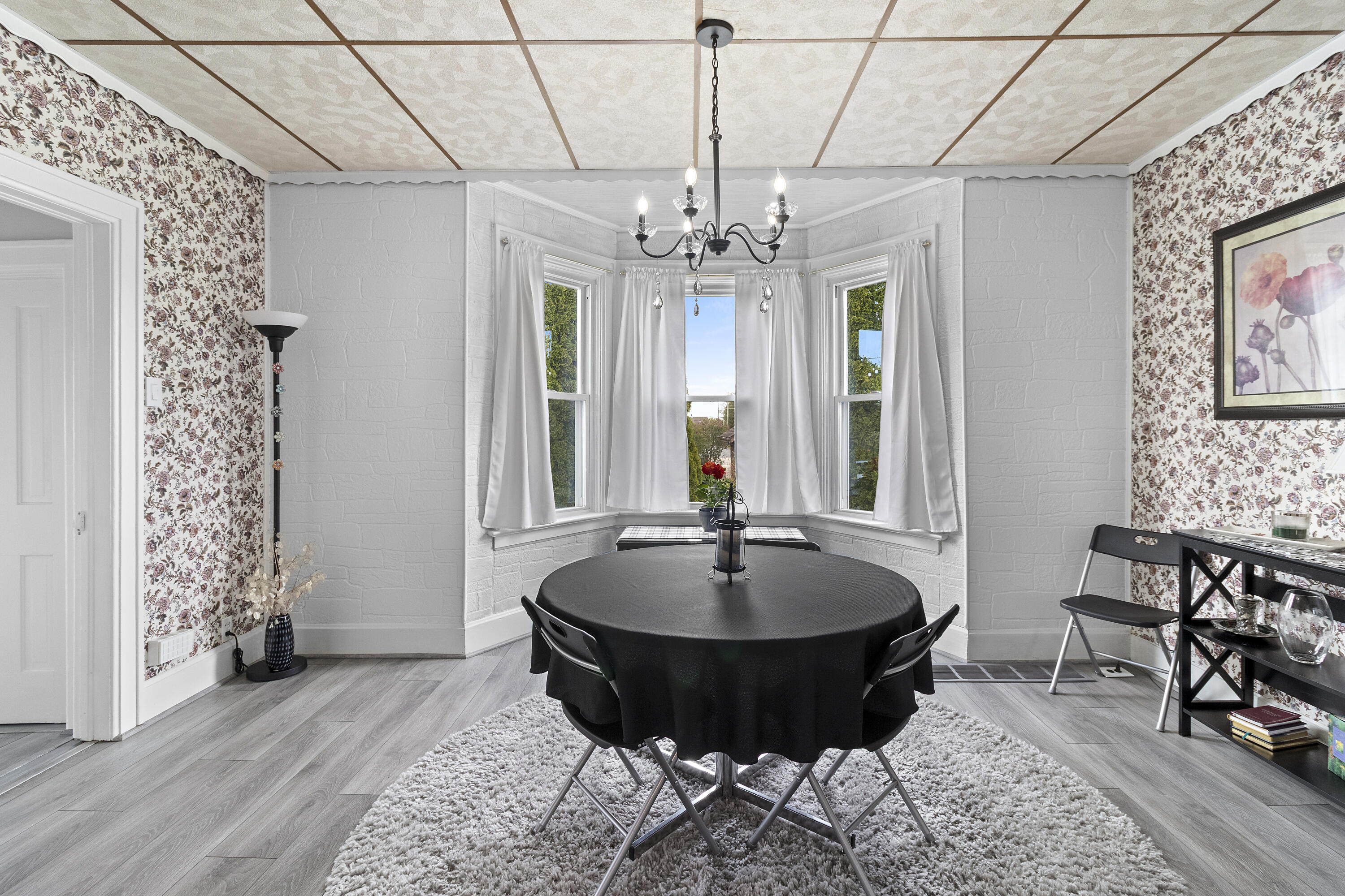 1015 Green Street Manitowoc, WI 54220 - Photo 10 of 46 Dining Room