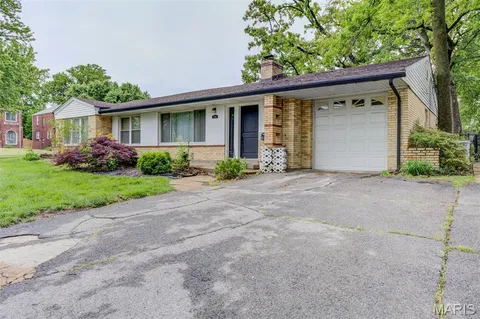 $225,000 | 1101 East Parkedge Lane, University City, MO 63130