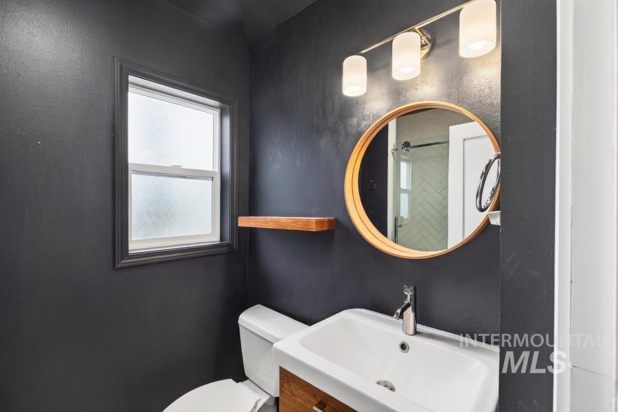 515 East D Street Moscow, ID 83843 - Photo 18 of 29 Bathroom with vanity and toilet