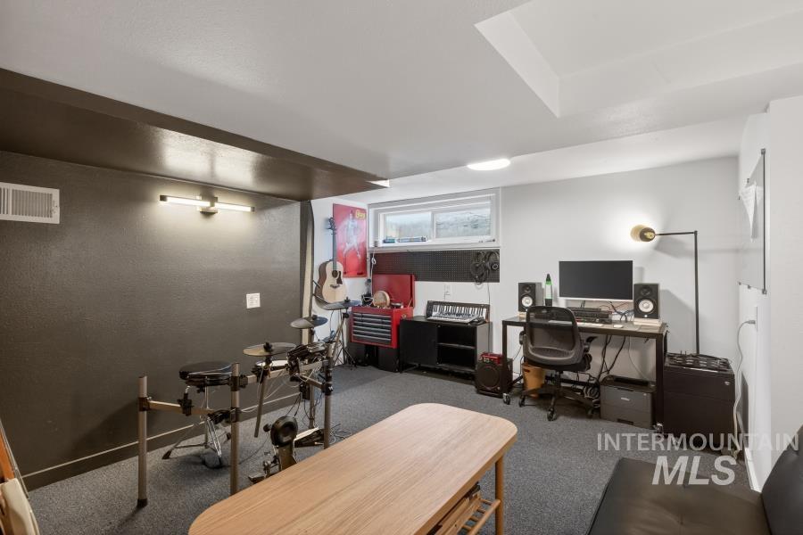 515 East D Street Moscow, ID 83843 - Photo 25 of 29 Office area with carpet flooring