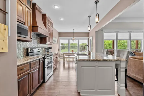 $550,000 | 584 Southeast 80th Road, Warrensburg, MO 64093