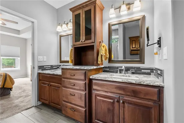 $550,000 | 584 Southeast 80th Road, Warrensburg, MO 64093