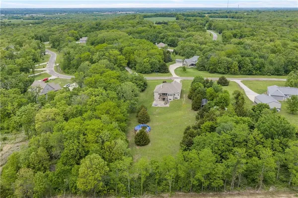 $550,000 | 584 Southeast 80th Road, Warrensburg, MO 64093
