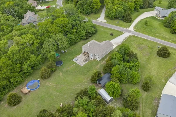 $550,000 | 584 Southeast 80th Road, Warrensburg, MO 64093