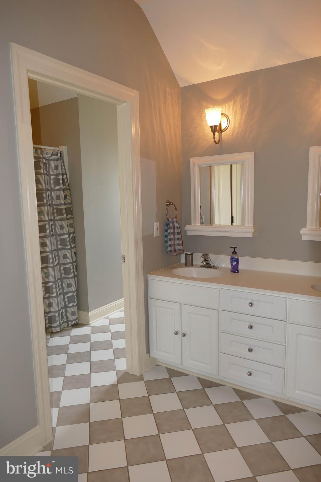 4511 Ridgetop Road Doylestown, PA 18902 - Photo 39 of 58 Gallery Image 39