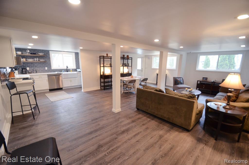 796 Heights Road Lake Orion, MI 48362 - Photo 5 of 26 Gallery Image 5
