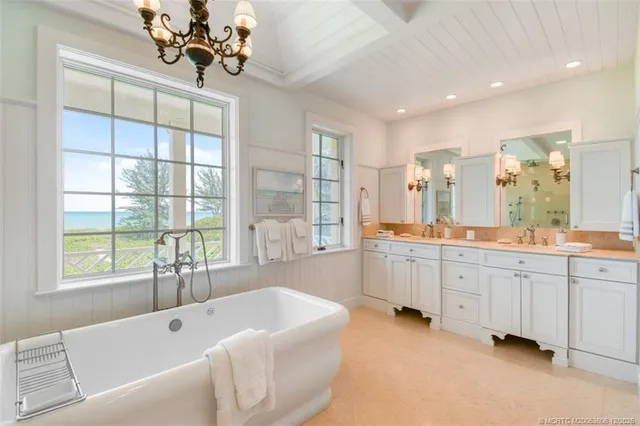 $23,900,000 | 485 South Beach Road, Hobe Sound, FL 33455