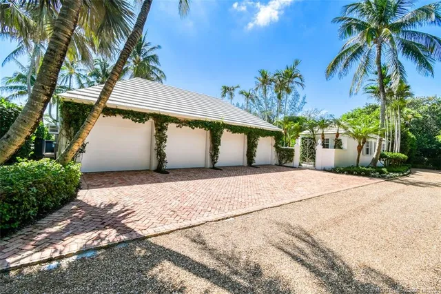 $23,900,000 | 485 South Beach Road, Hobe Sound, FL 33455