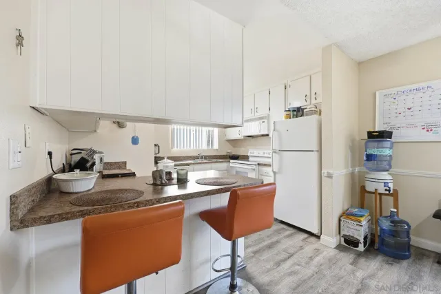 $350,000 | 2566 White Oak Place, Unit 6, Escondido, CA 92027