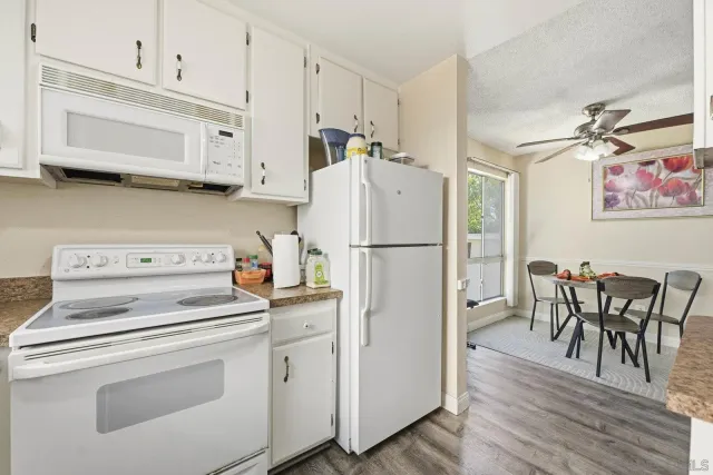 $350,000 | 2566 White Oak Place, Unit 6, Escondido, CA 92027