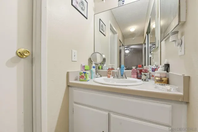 $350,000 | 2566 White Oak Place, Unit 6, Escondido, CA 92027