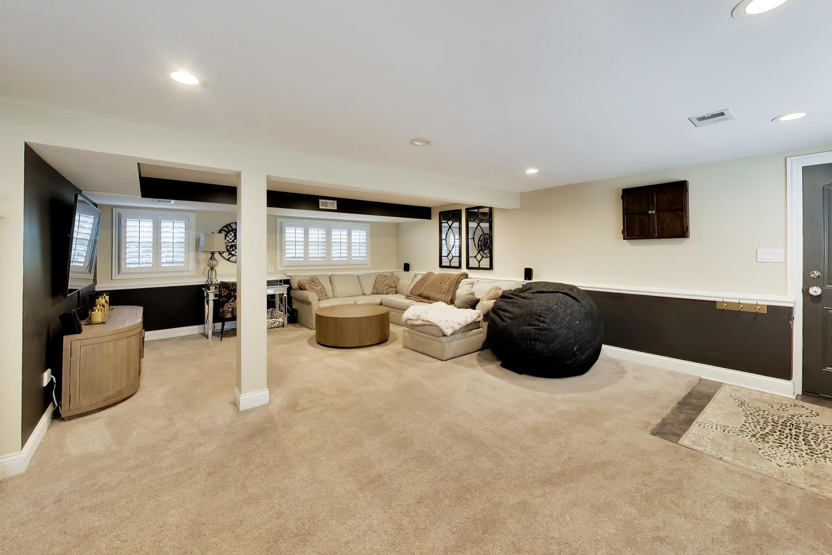 116 West Central Road Arlington Heights, IL 60005 - Photo 25 of 35 Gallery Image 25
