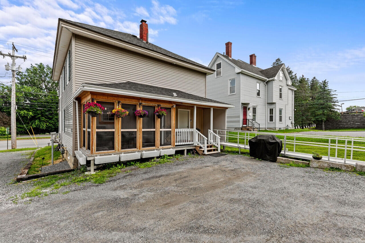 162CollegeAve_33896_1