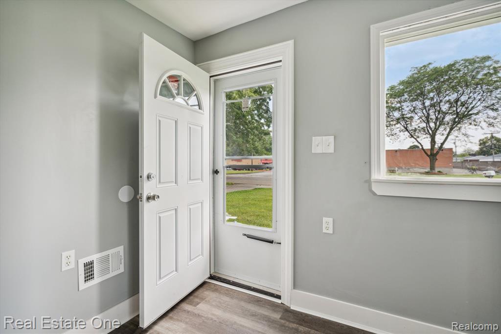 22750 Wick Road Taylor, MI 48180 - Photo 6 of 26