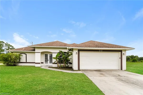 $1,900 | 11 West 9th Street, Lehigh Acres, FL 33972