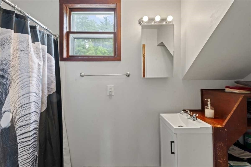 113 Harrington Road Charlton, MA 01507 - Photo 30 of 41
