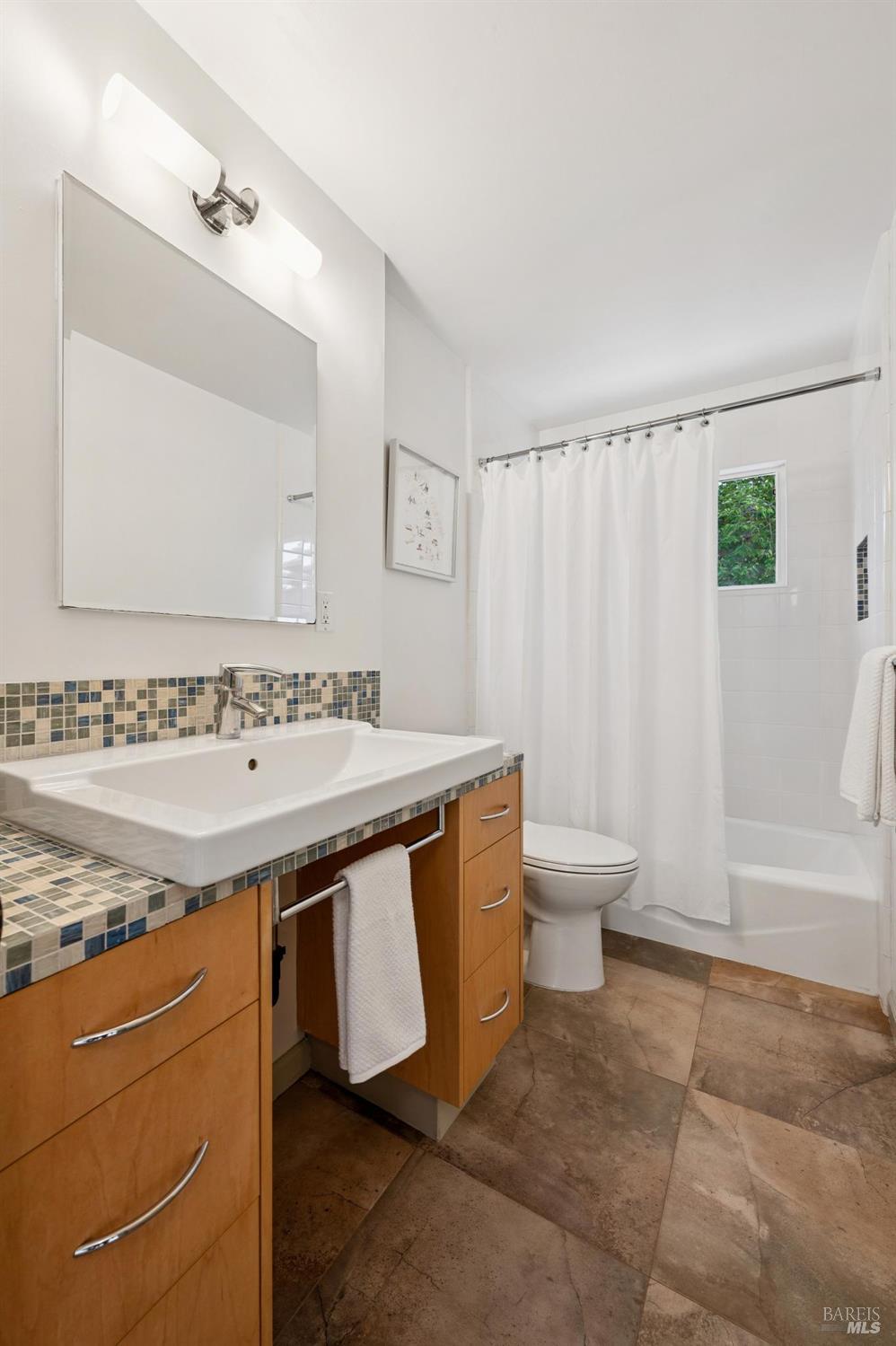 132 Lowell Avenue San Rafael, CA 94903 - Photo 17 of 25