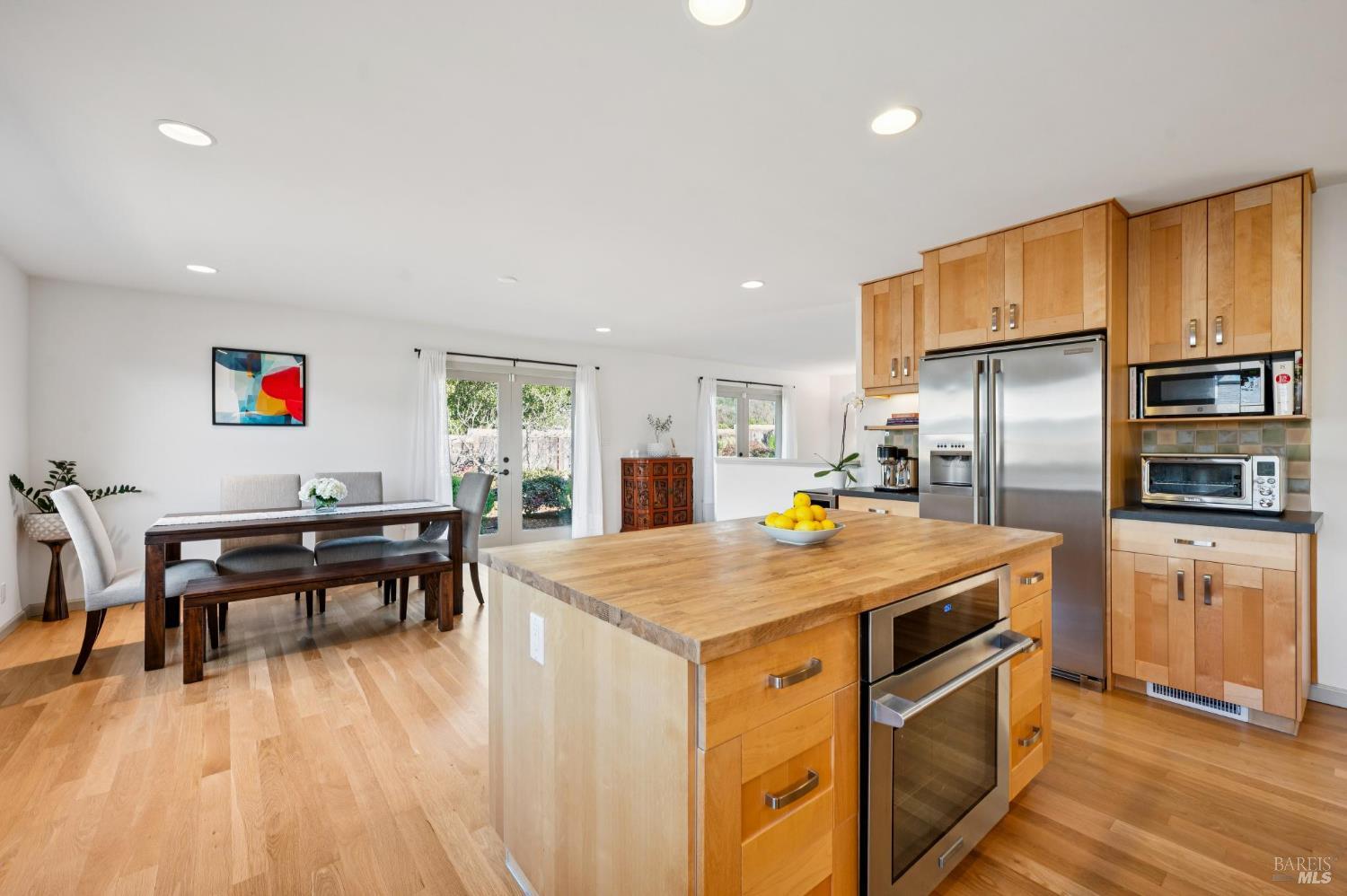 132 Lowell Avenue San Rafael, CA 94903 - Photo 4 of 25