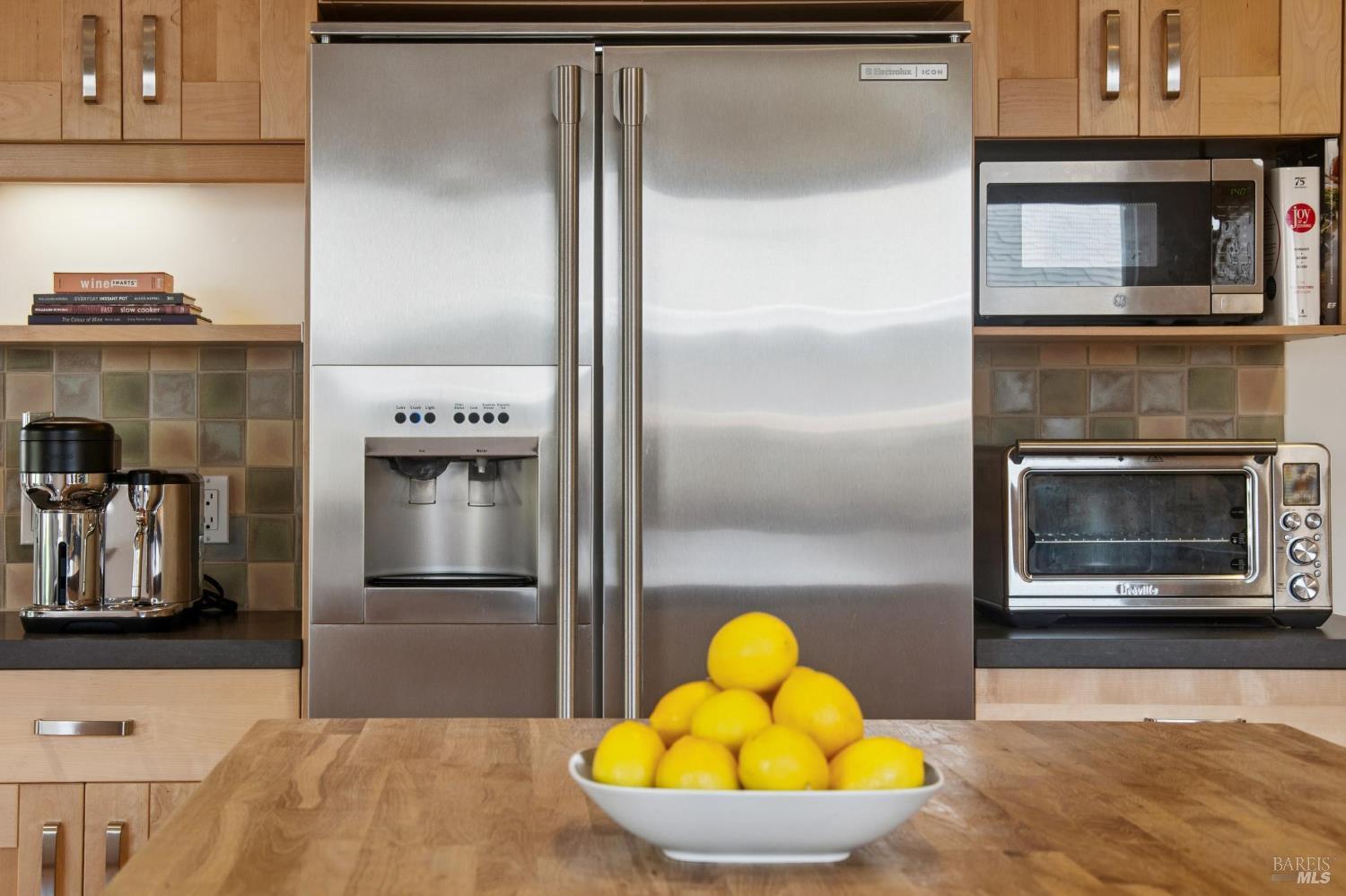 132 Lowell Avenue San Rafael, CA 94903 - Photo 10 of 25