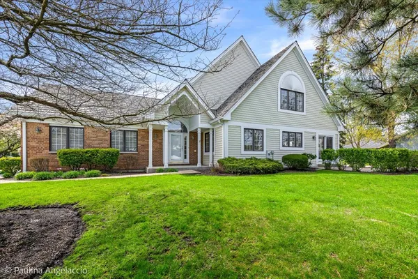 $620,000 | 820 Braeman Court, Libertyville, IL 60048