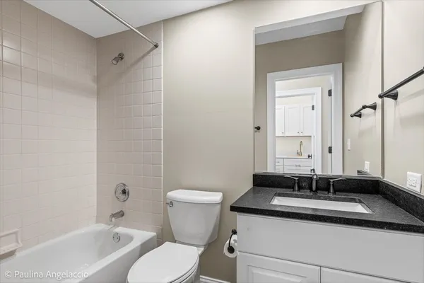 $620,000 | 820 Braeman Court, Libertyville, IL 60048
