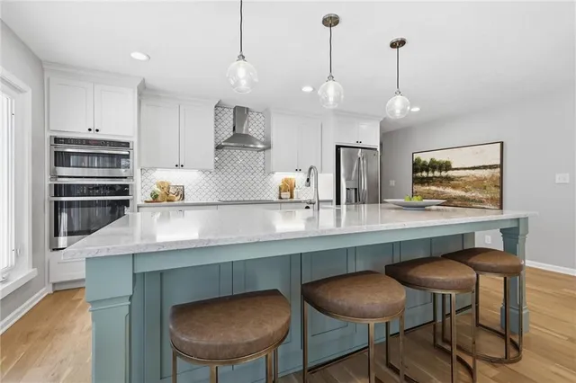 $949,900 | 9815 Overbrook Road, Leawood, KS 66206