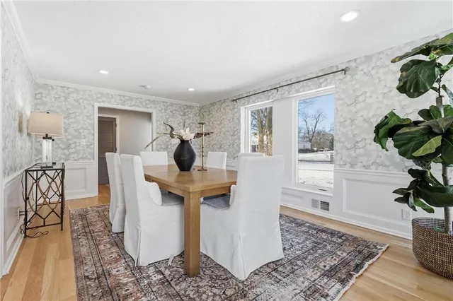 $949,900 | 9815 Overbrook Road, Leawood, KS 66206