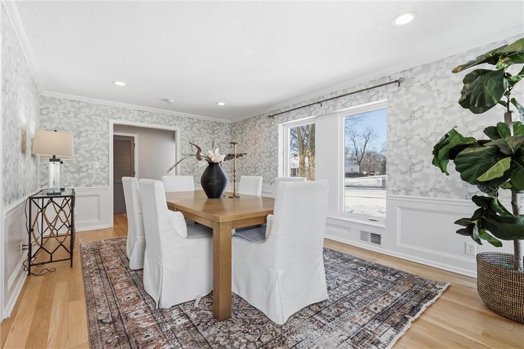 9815 Overbrook Road Leawood, KS 66206 - Photo 18 of 56