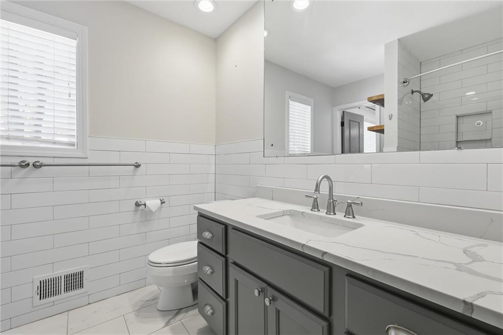 9815 Overbrook Road Leawood, KS 66206 - Photo 27 of 56