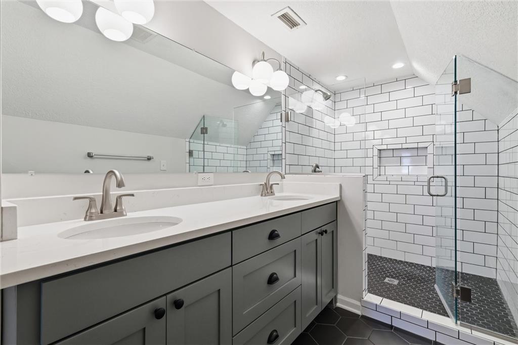 9815 Overbrook Road Leawood, KS 66206 - Photo 30 of 56