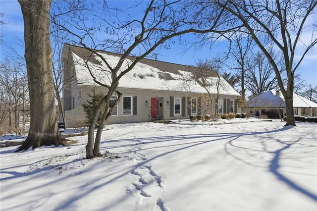 $949,900 | 9815 Overbrook Road, Leawood, KS 66206