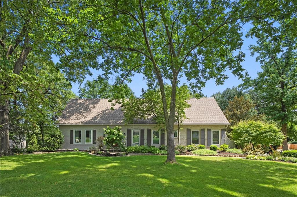 9815 Overbrook Road Leawood, KS 66206 - Photo 3 of 56