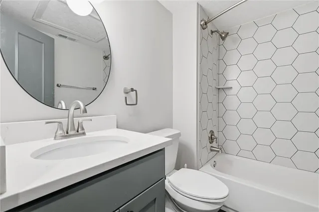 $949,900 | 9815 Overbrook Road, Leawood, KS 66206