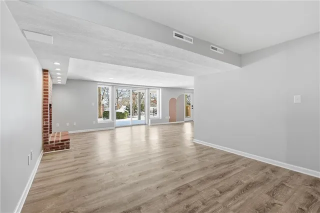 $949,900 | 9815 Overbrook Road, Leawood, KS 66206